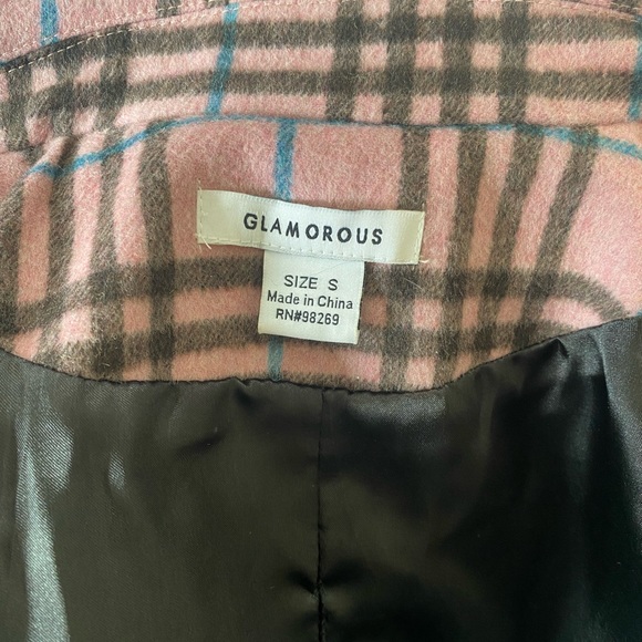 Glamorous pink plaid coat
•Two welt pockets with flaps at the front
•worn twice - Picture 3 of 9